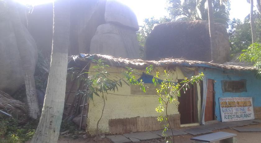 Golden Garden Hampi Hotel Екстериор снимка